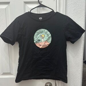 UNIQLO Black T-Shirt with Honolulu Hawaii Graphic